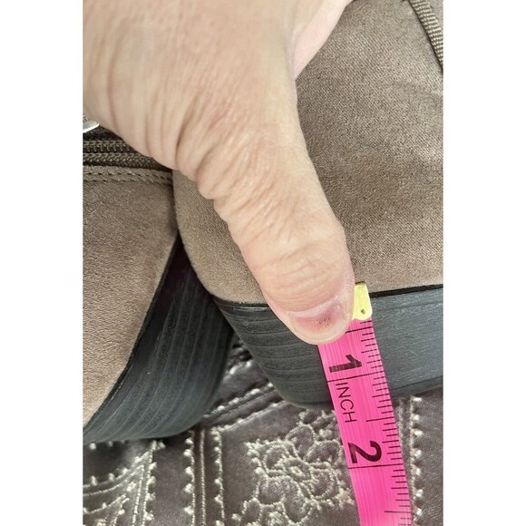 Ankle Boots - Fall Booties - Daisy Fuentes Size 6- Brown Boots - Picture 9 of 9